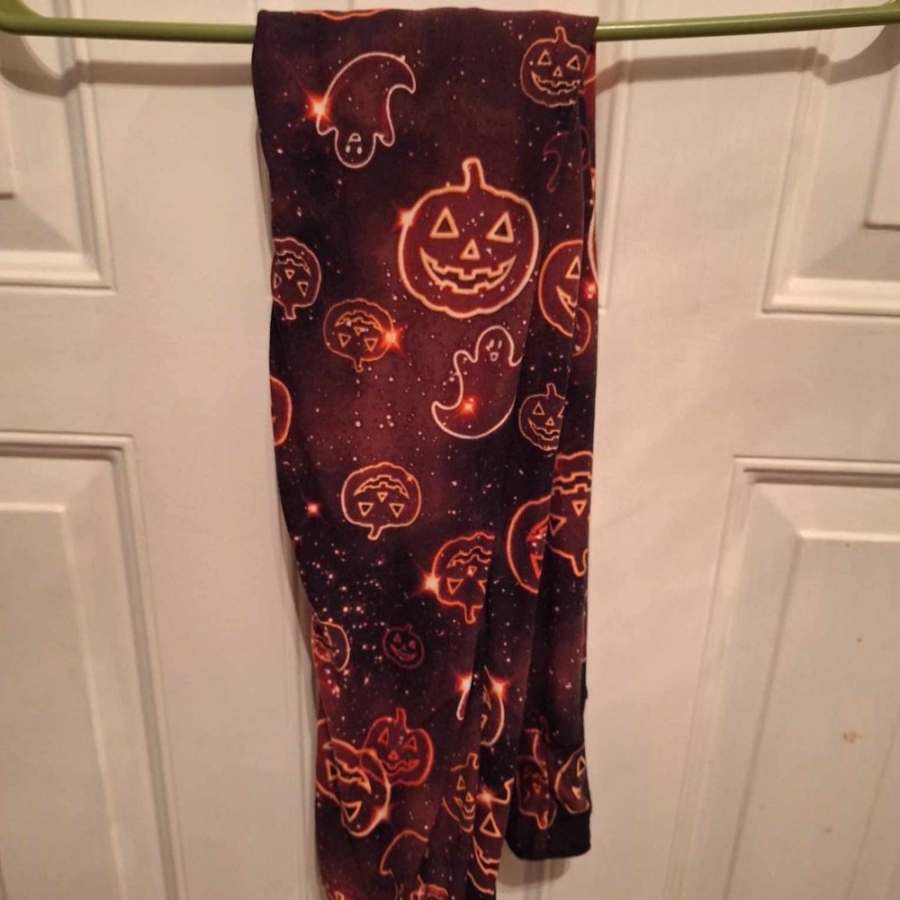 Pumpkin and Ghosts Leggings